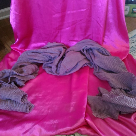 Purple scarf - Picture 1 of 2